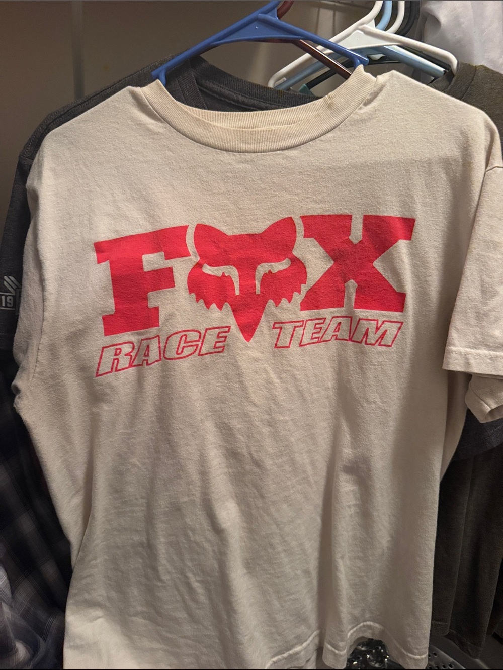 Fox Cream Short Sleeve Graphic Tee with Red Logo